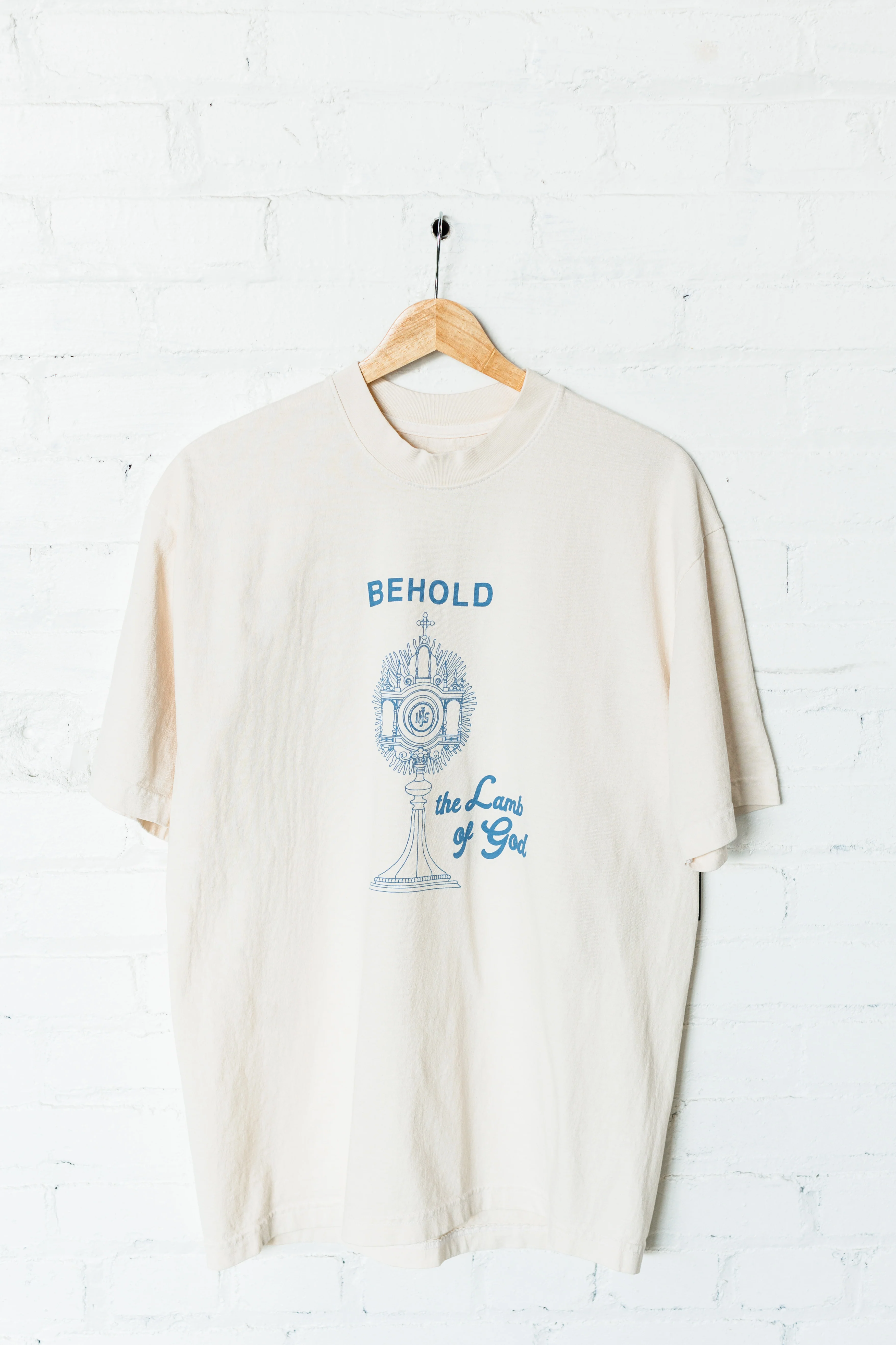 "Behold the Lamb of God" / Heavy-Weight T-Shirt - Image 3