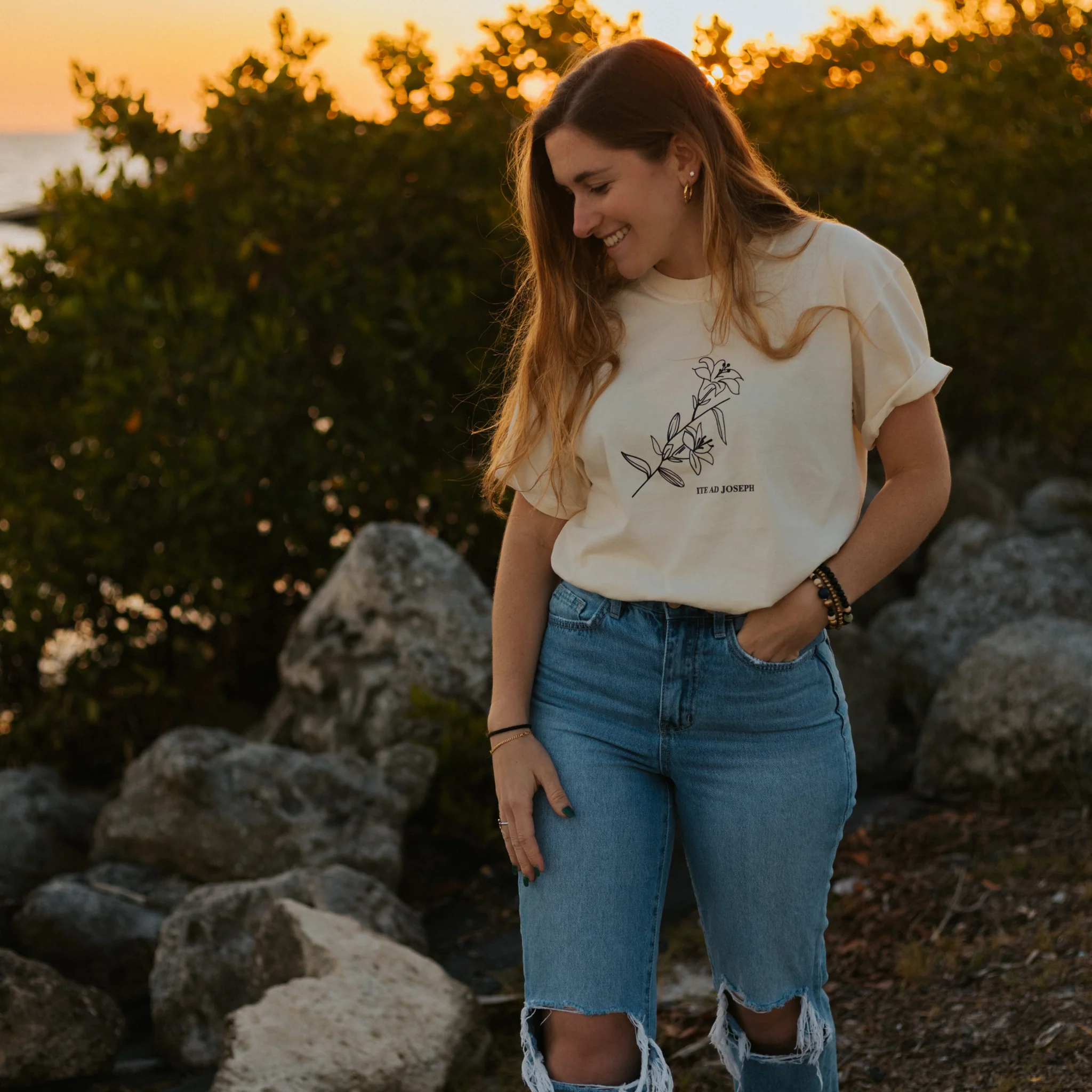 "Ite Ad Joseph" / St. Joseph T-Shirt - Image 3